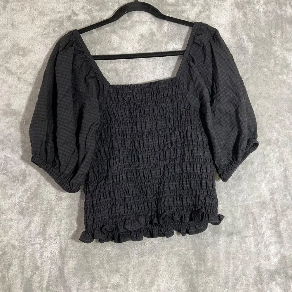 Old Navy Women Crop Top M Black Puff Sleeve Dainty Smocked Coquette